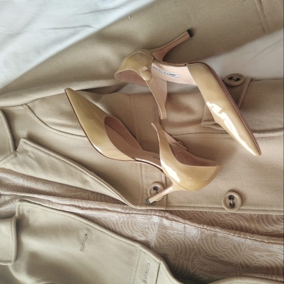 Manolo Blahnik Authentic Patent Pointed Beige-Yellow Heels Size 8-1/2 Womens - Picture 5 of 6